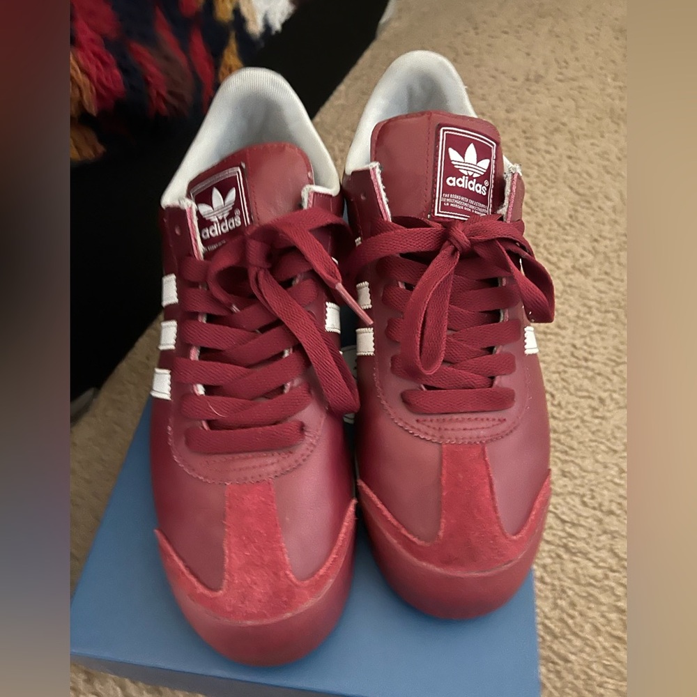 Mens Adidas Samoa, burgundy sz 11